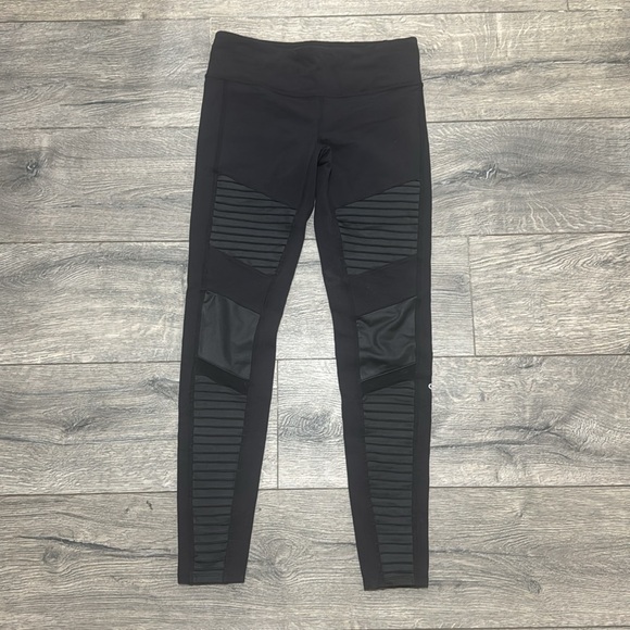 • Alo Yoga • Women’s Moto Style Leggings Black Medium - Picture 2 of 4